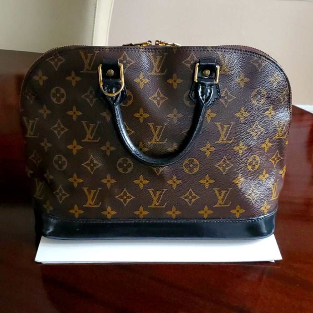 LOUIS VUITTON "ALMA" PM